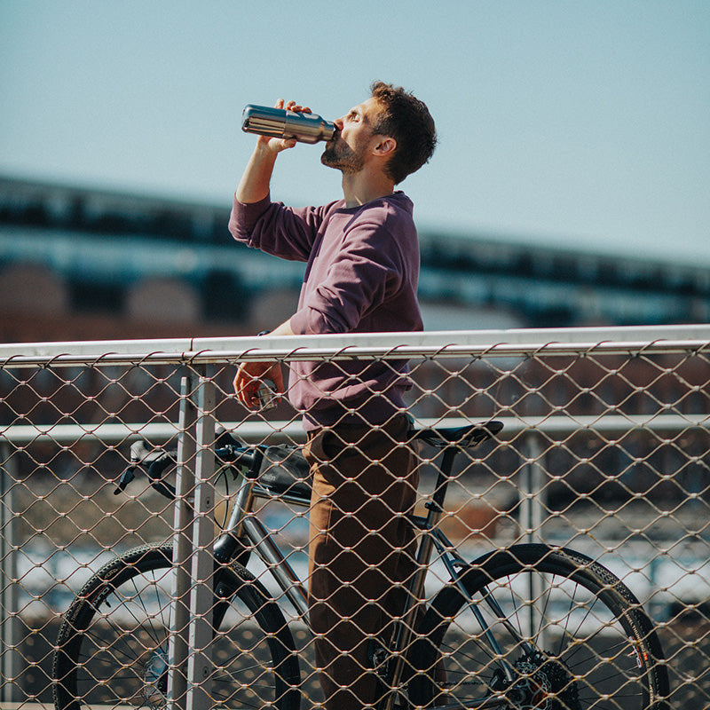 16oz-rise-reflect-with-bamboo-cap-j5 16oz_rise_reflect_man_bike_square.jpg