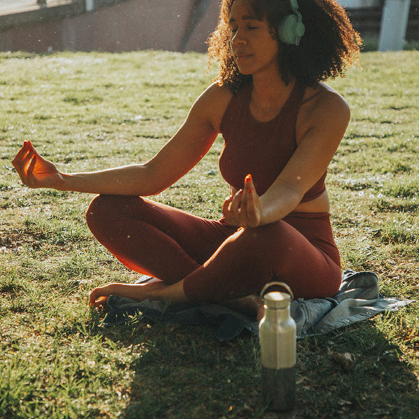 12oz-rise-reflect-with-bamboo-cap-f9 16oz_rise_reflect_yoga_park_headphones_square.jpg