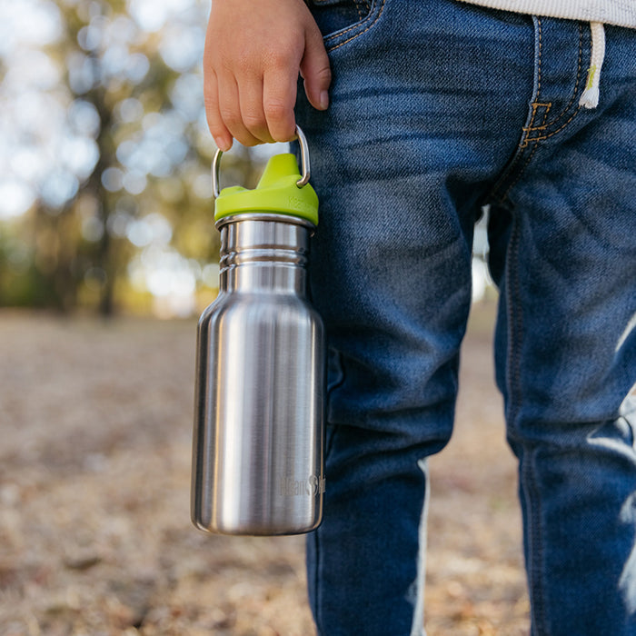 classic-kid-sippy-cap-o5 K12CNSIPPY-BS-kids_sippy_bottle_carry_lifestyle_f9e24b84-a0ae-465d-aad5-3c60c5592b7d.jpg