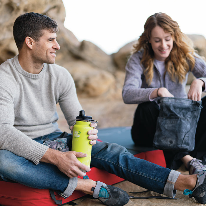 tkwide-chug-cap-a3 K32TKWSSL-JP-chug_cap_bouldering_lifestyle.jpg