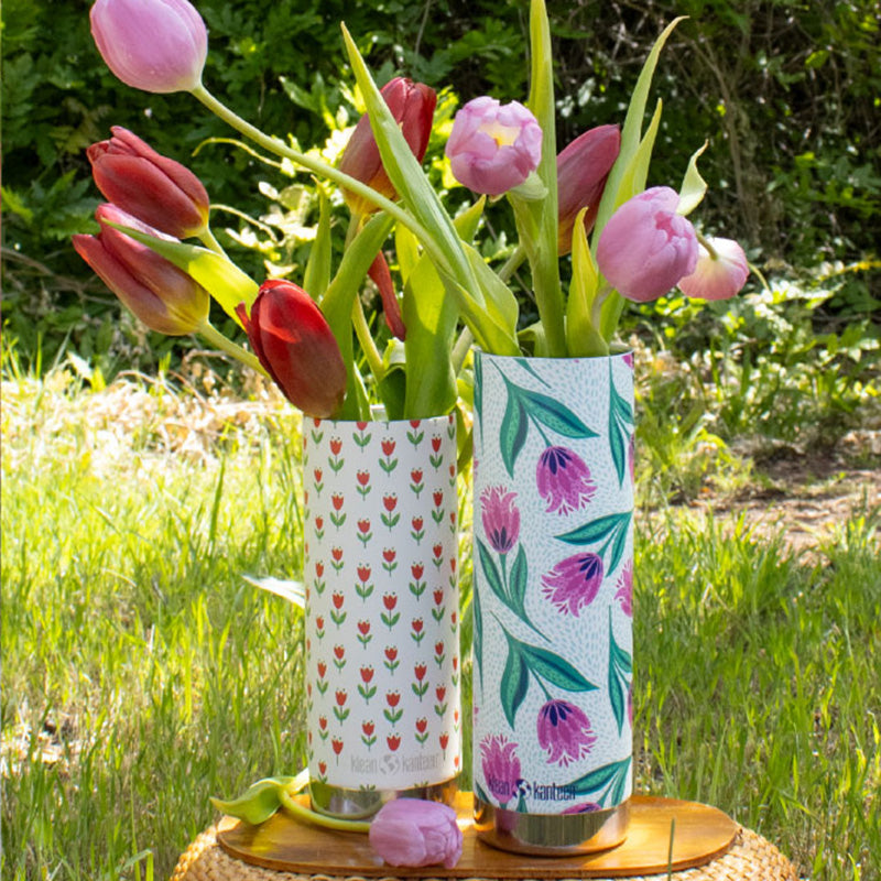 16oz-tkwide-with-cafe-red-tulips-d8 bottles_seasonal_spring_flowers_2_square.jpg