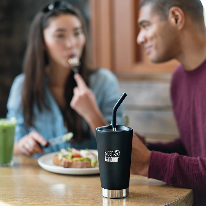 straw-2-pack-with-brush-black-j6 coffee-tumbler-metal_straw_lifestyle.jpg