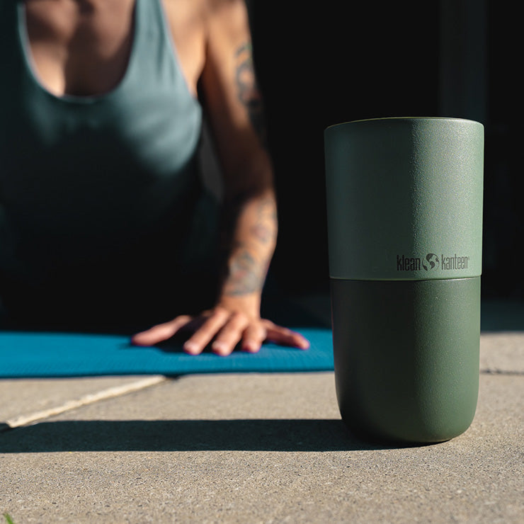 smoothie-set-o2 smoothie_kit_rise_tumbler_seaspray_closeup.jpg