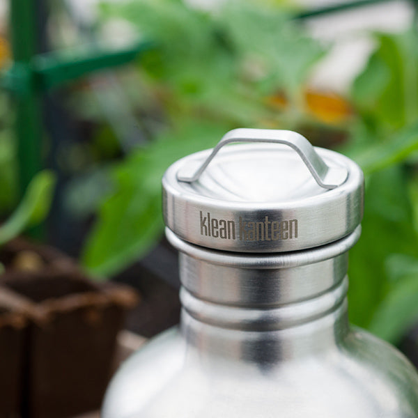 classic-steel-loop-cap-a6 stainless_cap_garden_lifestyle.jpg