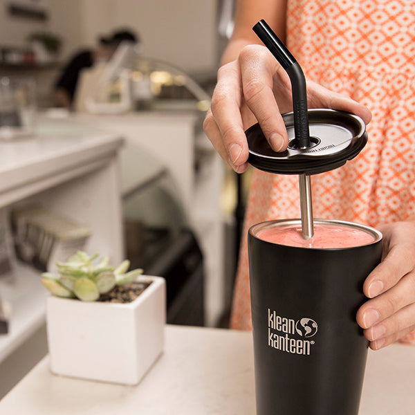 tumbler-straw-lid-with-straw-g0 steel_straw_smoothie-At-Counter-With-Lid_lifestyle_a071dbd2-9fd8-4eea-b04c-2a3732ff8612.jpg