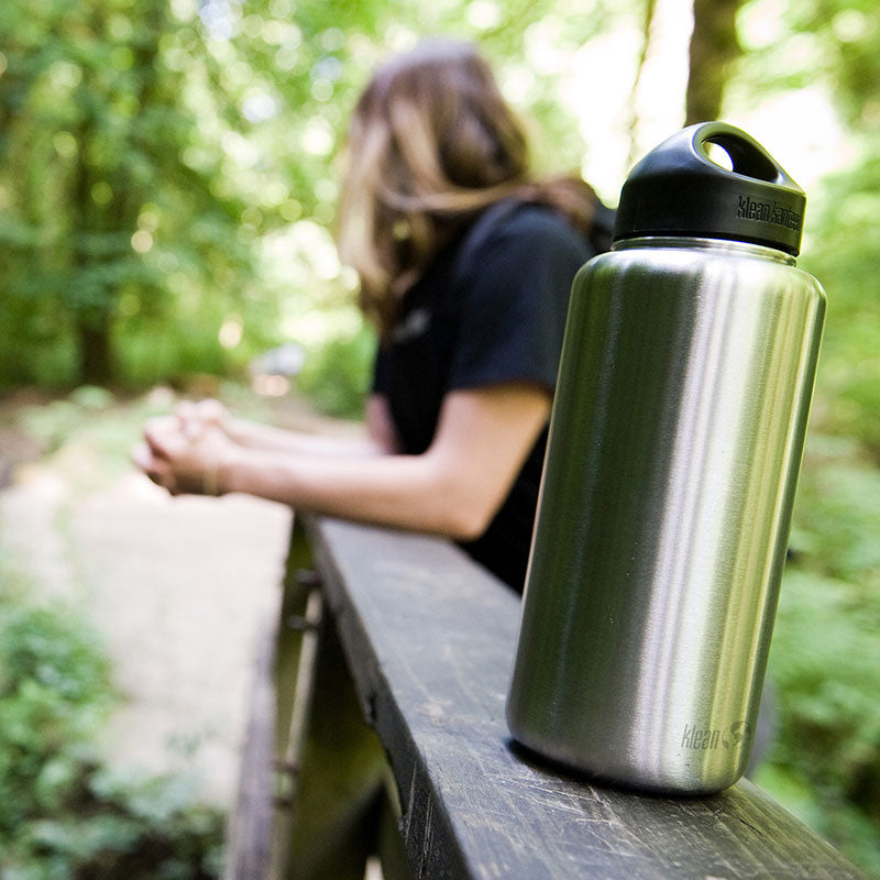 40oz-wide-with-loop-cap-l1 wide_40oz_bottle_bridge_closeup_square.jpg